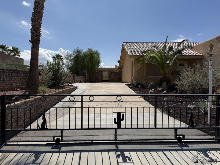 Property Photo: 13531 E 53 St AZ 85367