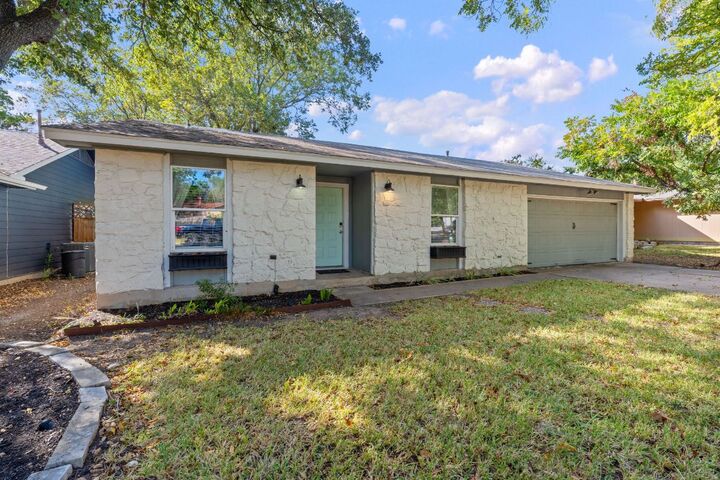 Property Photo: 609 Blackberry Drive TX 78745