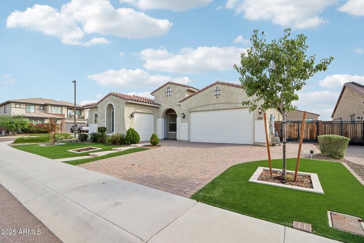 Property Photo: 22721 N 34th Street AZ 85050