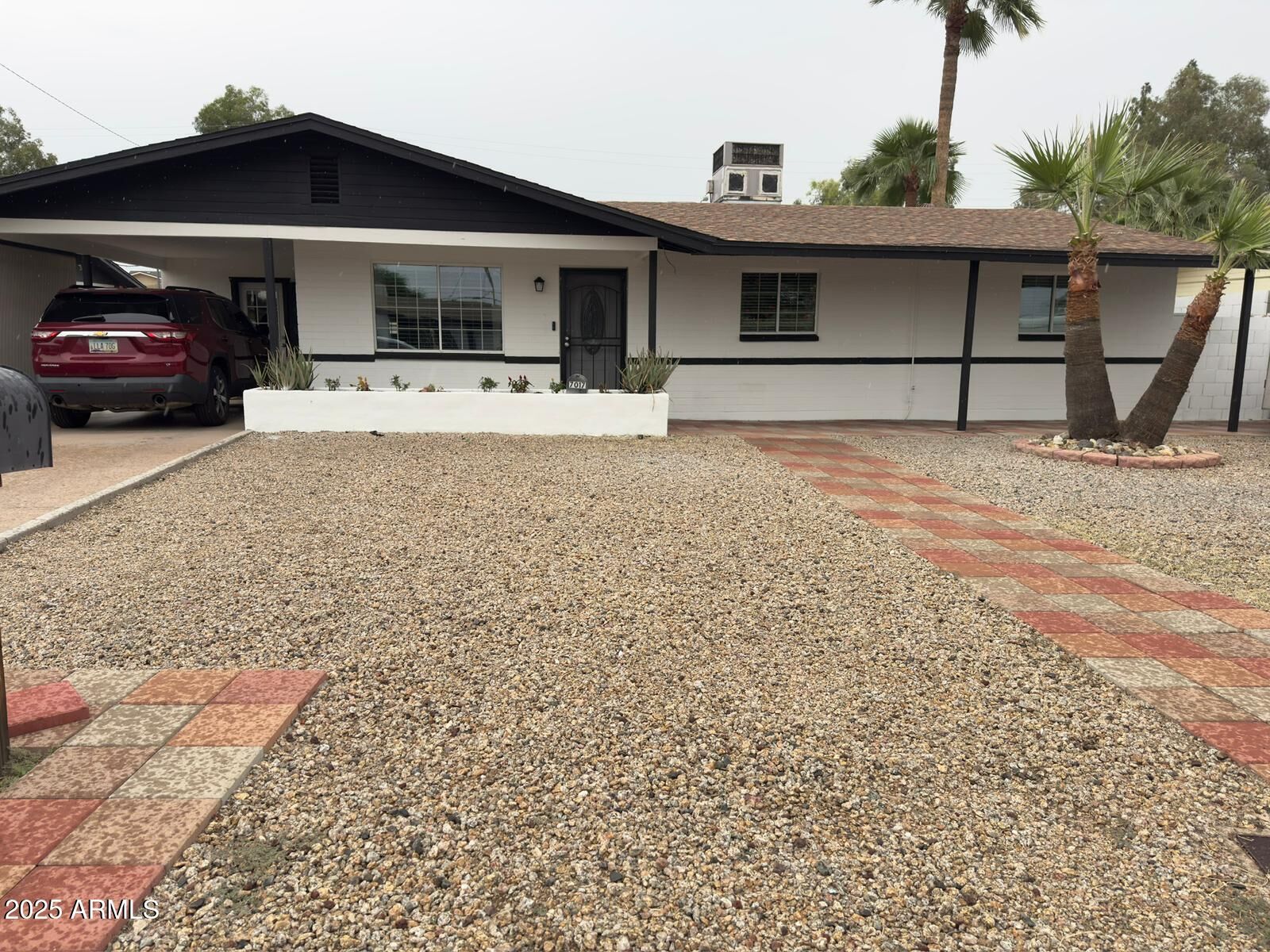 Property Photo: 7017 N 33rd Avenue AZ 85051