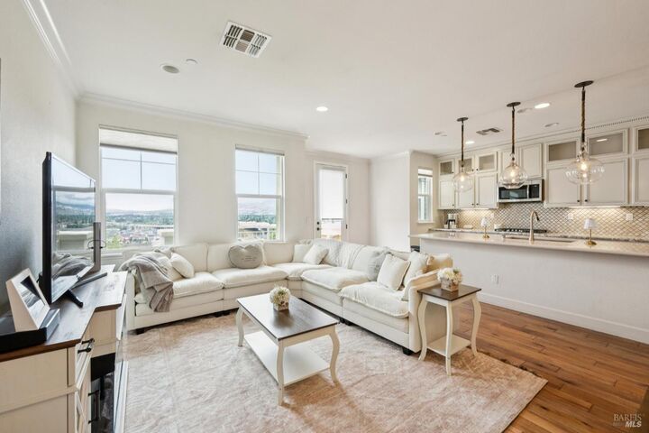 303 Jacquelyn Lane  Petaluma CA 94952 photo