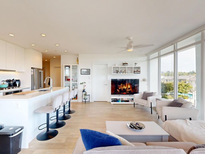 Property Photo:  657 Whiting Way 404  BC V3J 0J6