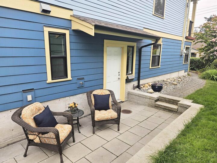 823 Edinburgh Street  New Westminster BC V3M 2V2 photo