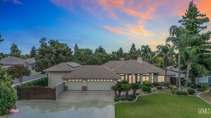 6105 Valley Crest Drive  Bakersfield CA 93308 photo