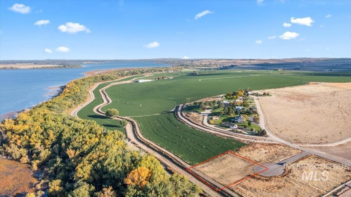 Property Photo:  Nna Whetstone Ln  ID 83607 