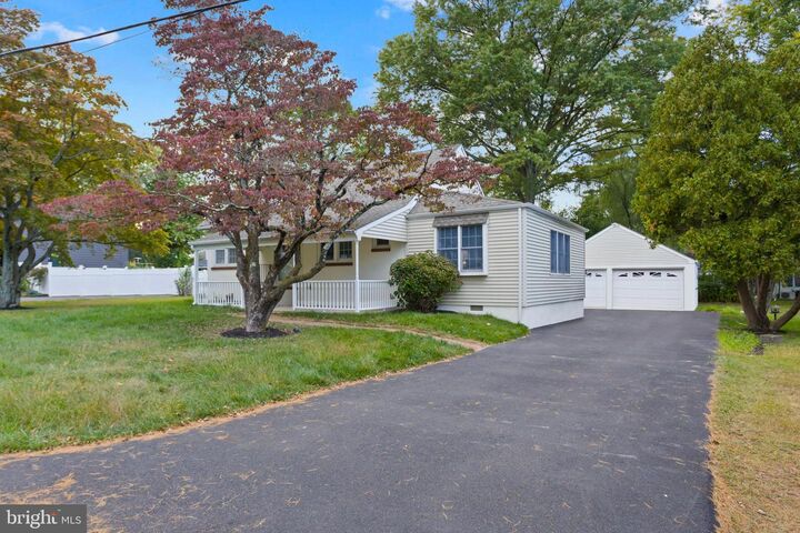 Property Photo:  111 E Endfield Road  PA 19053 