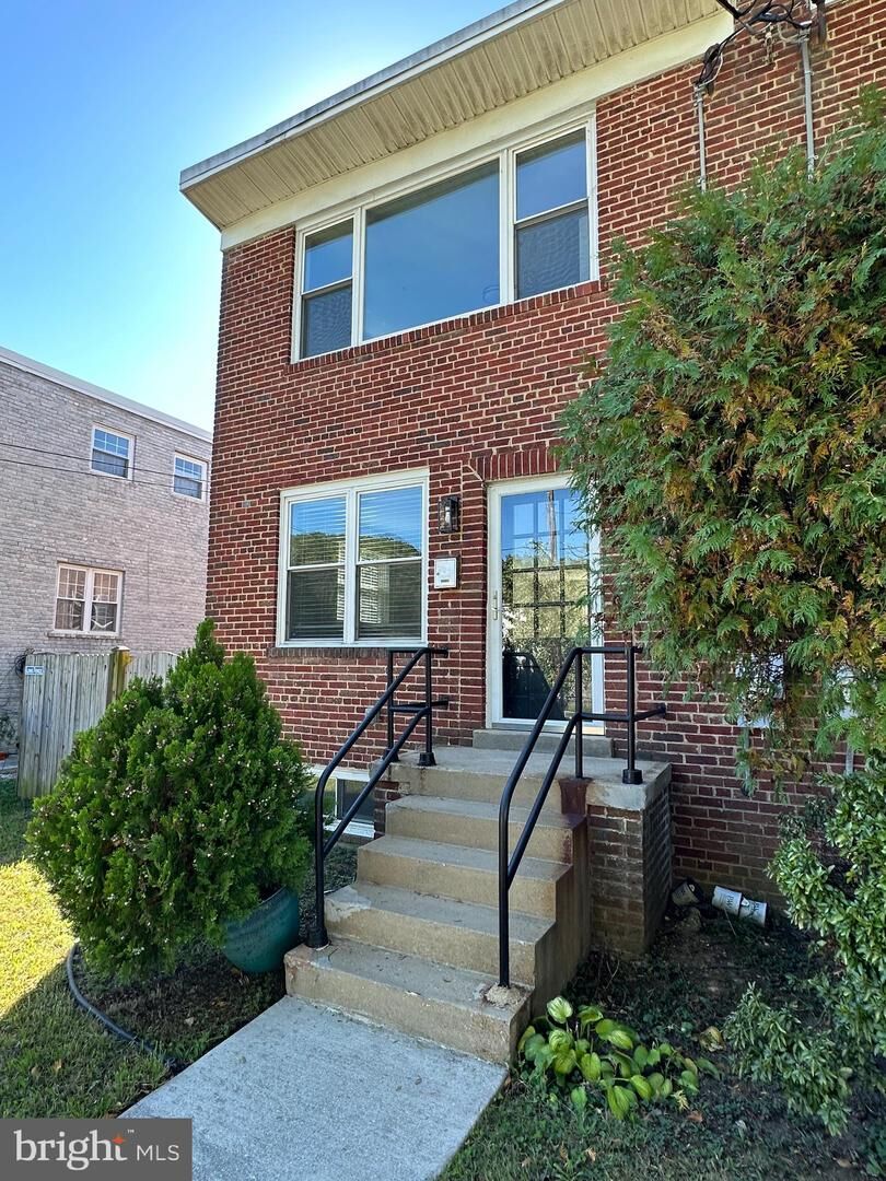 Property Photo: 4005 Clay Place NE DC 20019