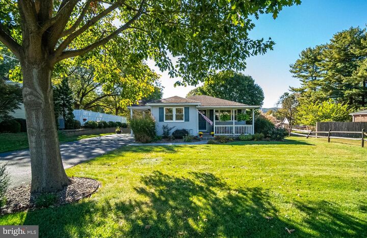 40 E College Avenue  Wernersville PA 19565 photo
