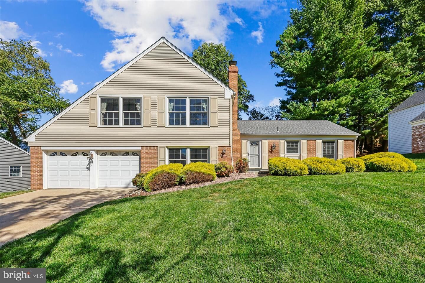 Property Photo:  9013 Wandering Trail Drive  MD 20854 