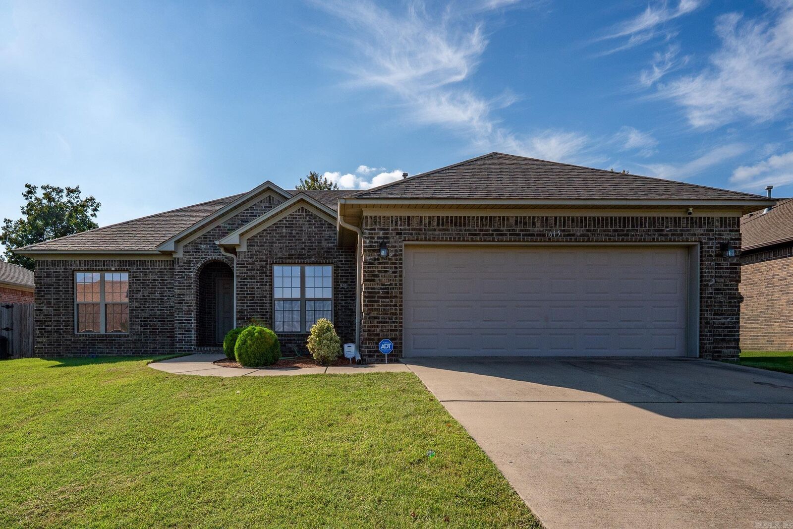 Property Photo: 1615 Gardenia AR 72034