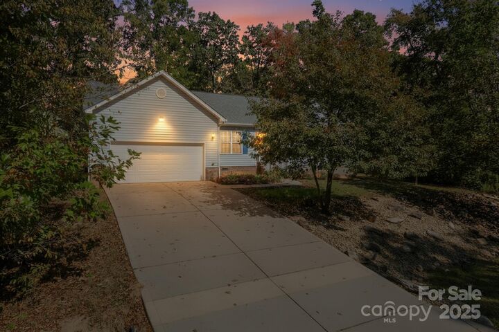 Property Photo: 5039 Penn Road NC 28080