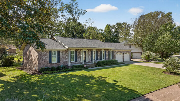 Property Photo: 1043 Dominion Drive SC 29410