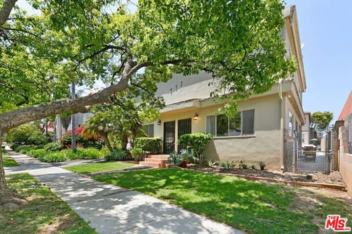 Property Photo: 711 Grant St CA 90405