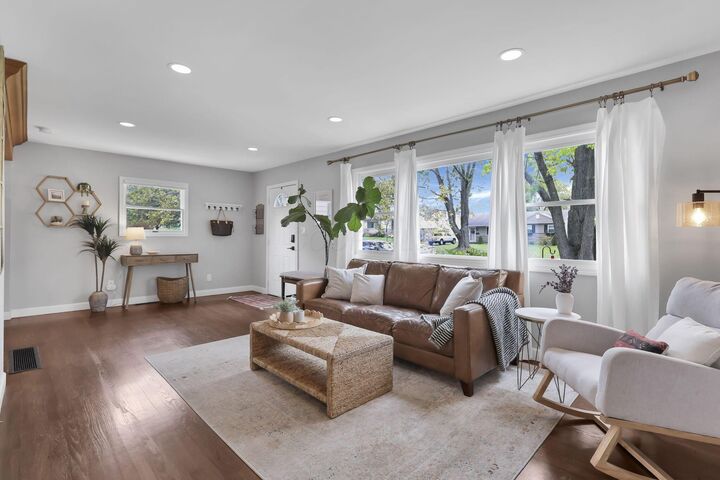 Property Photo: 2714 Woodstock Road OH 43221