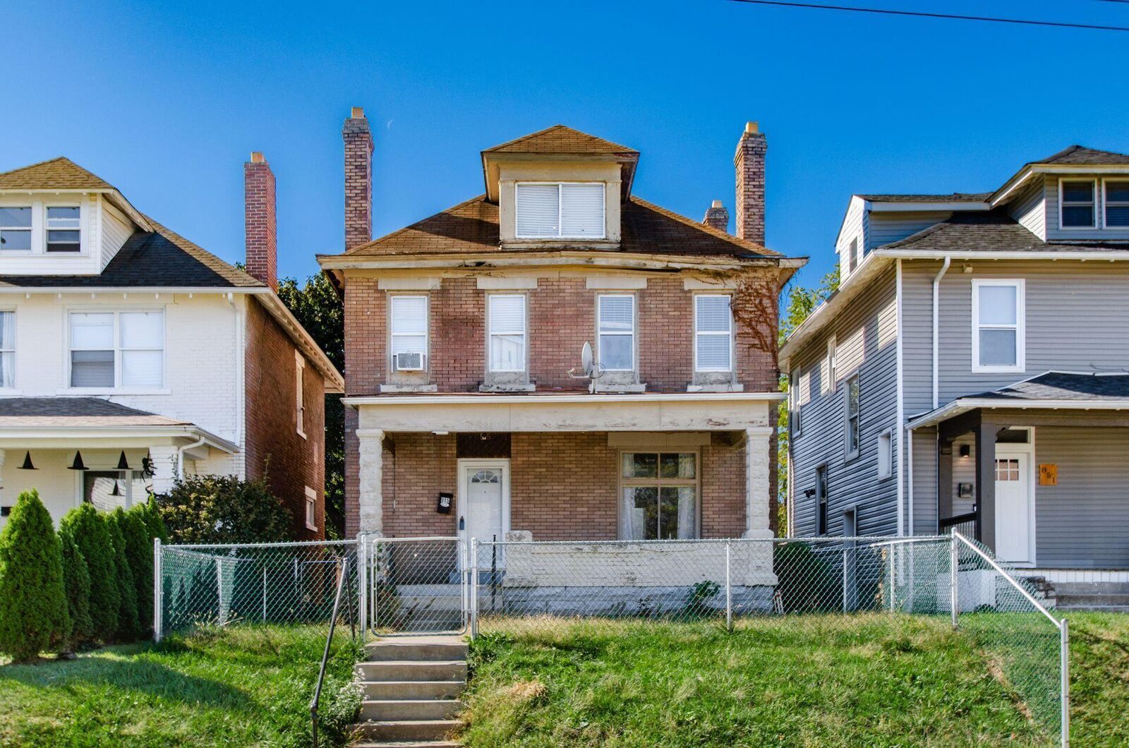 Property Photo: 855 Studer Avenue OH 43206