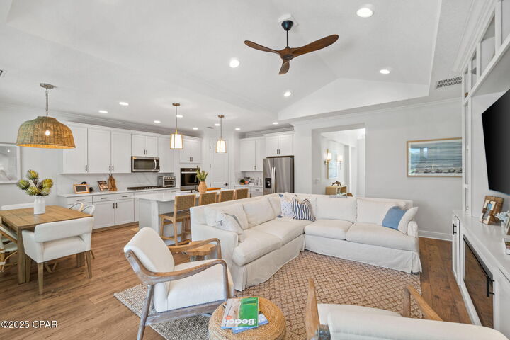 Property Photo: 8794 Coral Reef Way FL 32413