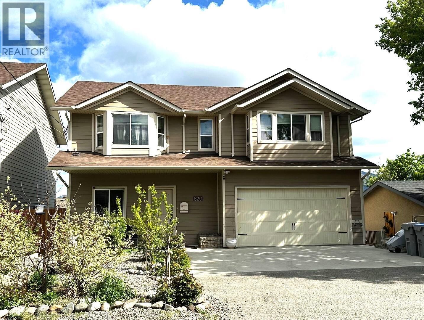 Property Photo:  620 Hemlock Street  BC V2C 1C5