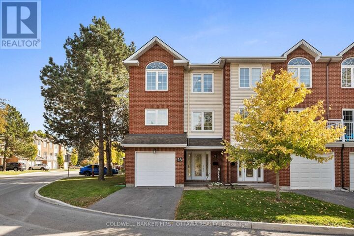 16 Wrenwood Crescent  Ottawa ON K2G 5V4 photo