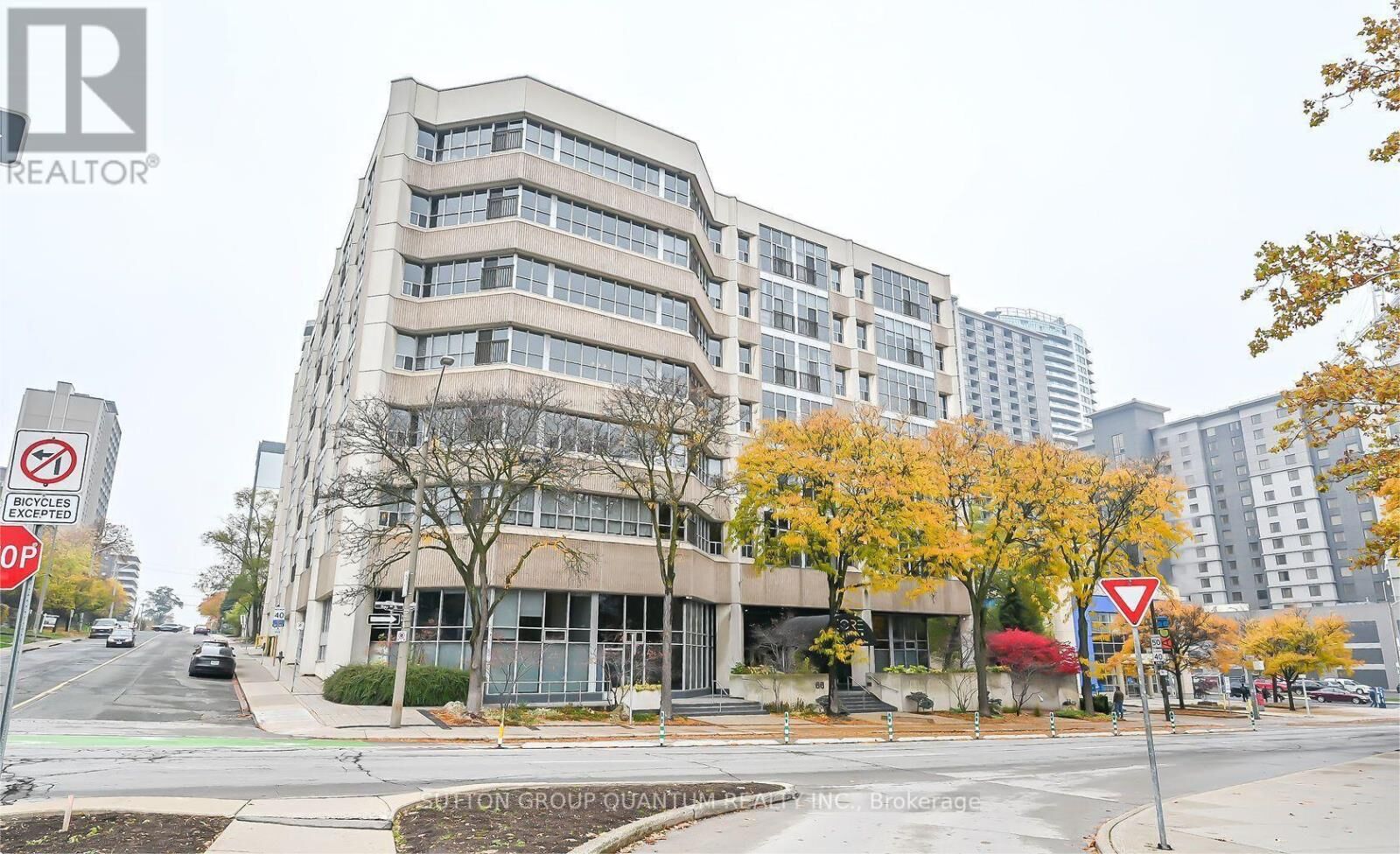 Property Photo: 66 Bay Street South 307 ON L8P 4Z6