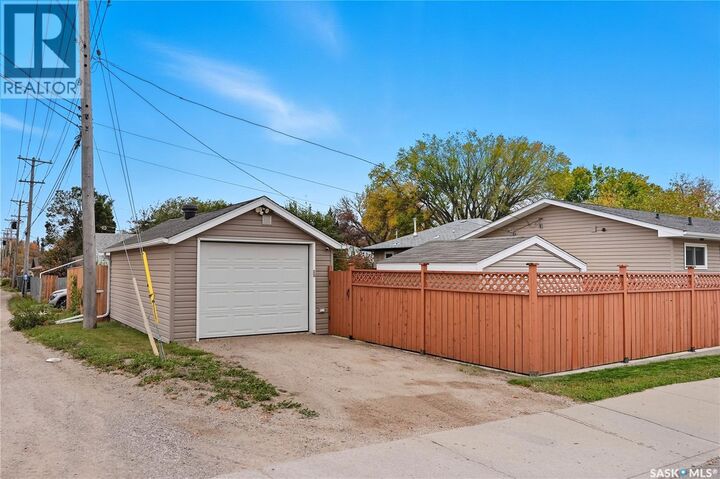 Property Photo: 1042 J Avenue N SK S7L 2L4