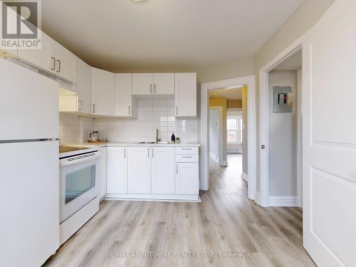 Property Photo: 67 Aikman Avenue 2 ON L8M 1P8