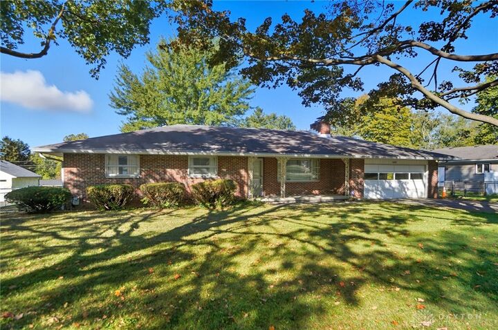 Property Photo: 1601 Arrowwood Road OH 45432