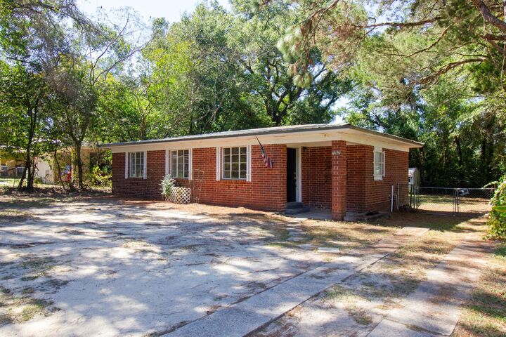 192 Adkinson Dr Drive  Crestview FL 32536 photo