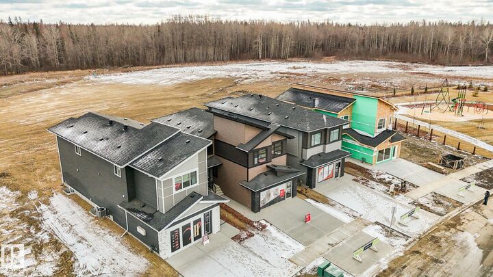 Property Photo:  68 Fenwyck Boulevard  AB T7X 3G5 