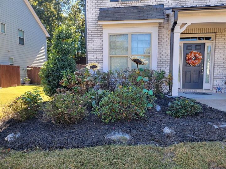 Property Photo: 2050 W Hampton Drive GA 30115