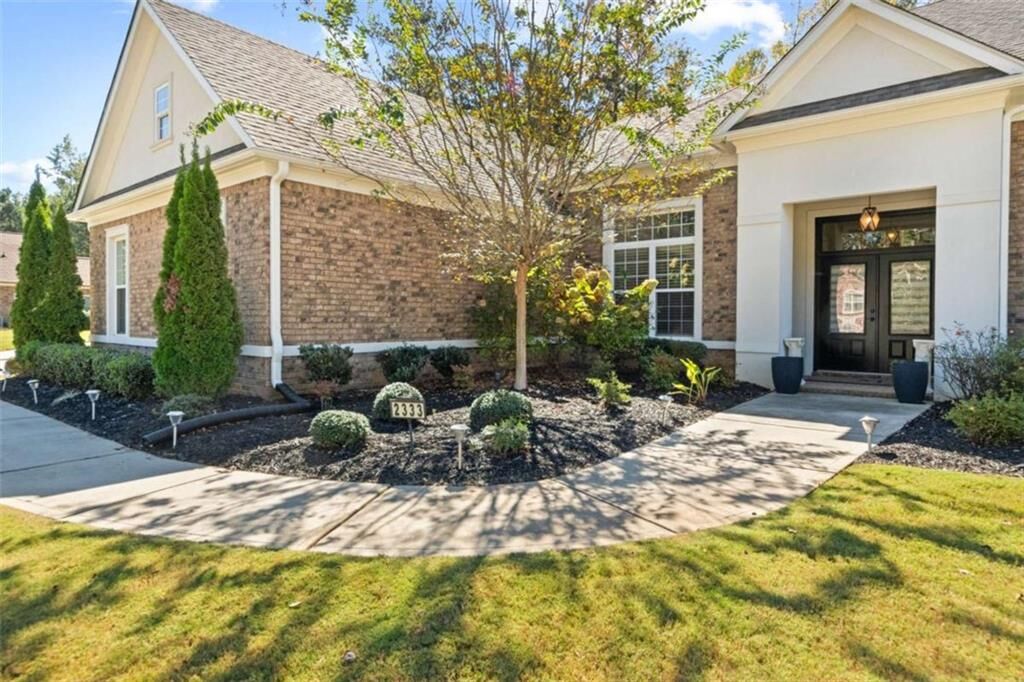 Property Photo:  2333 Barrington Trace Circle SW  GA 30331 