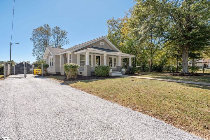 Property Photo:  401 Gordon Street  SC 29611 