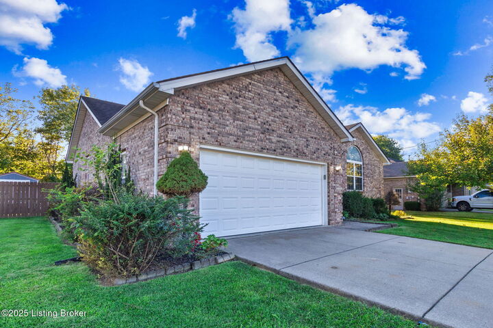 Property Photo:  272 Pierce Ave  KY 40047