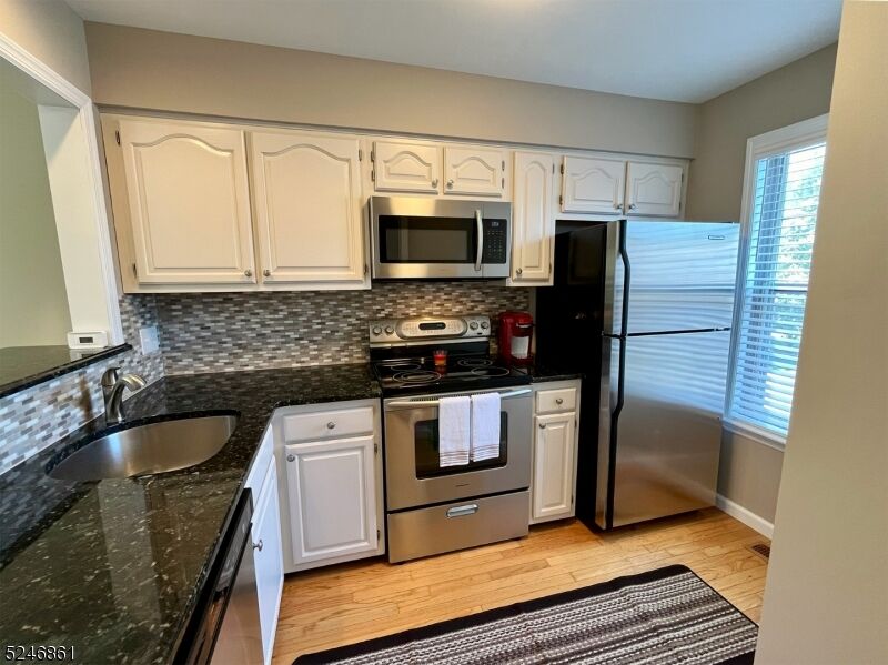 Property Photo: 17 Rainier Ct NJ 07840