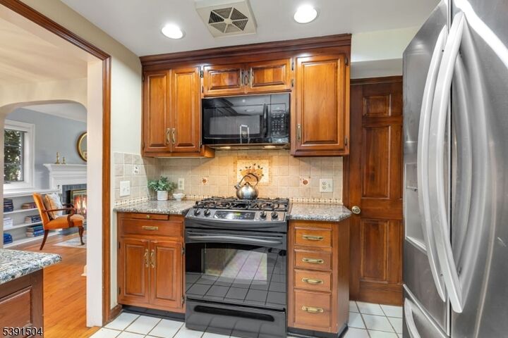 Property Photo: 383 Lincoln Ave E NJ 07016