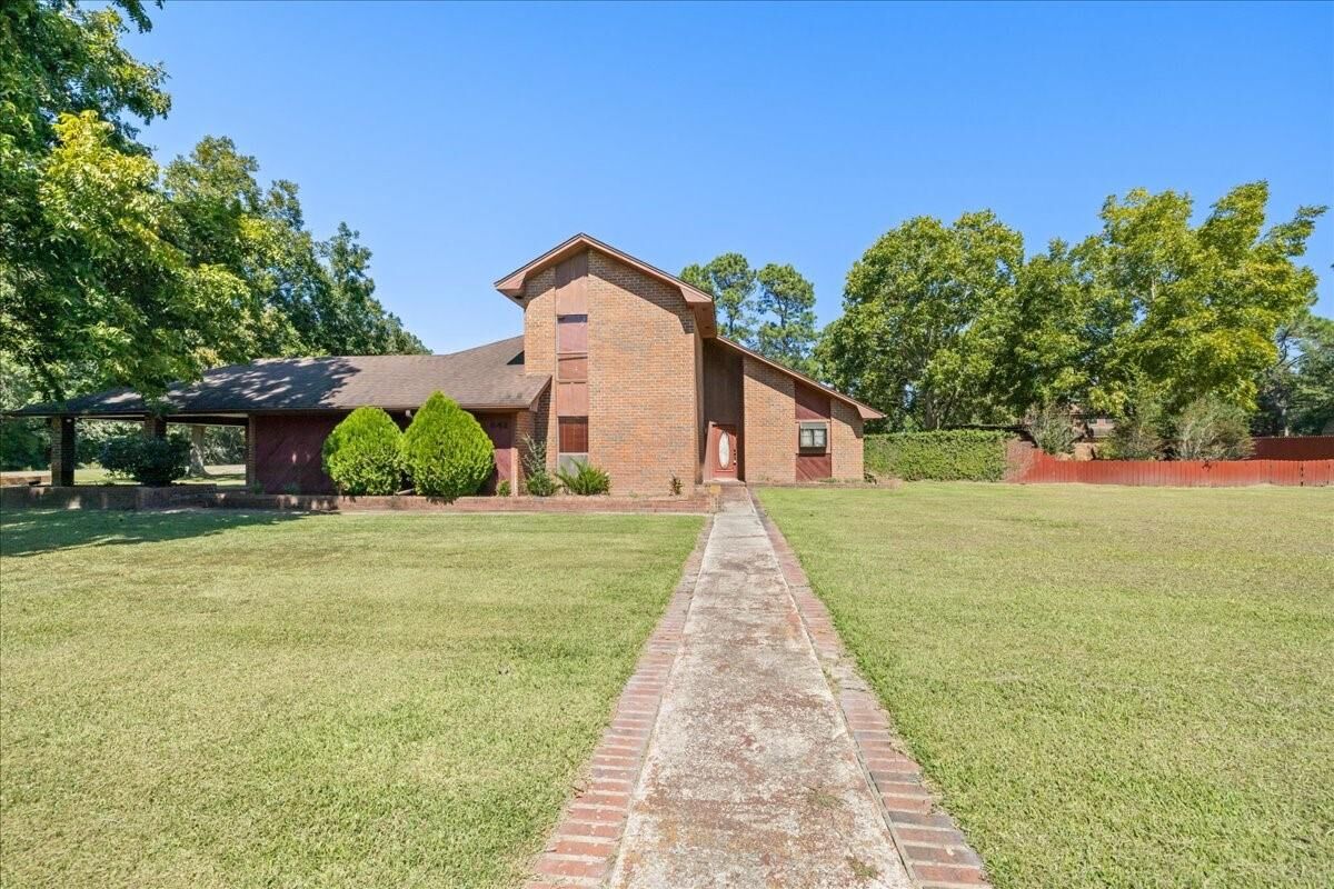 Property Photo:  642 Meadow Lane  TX 77665 