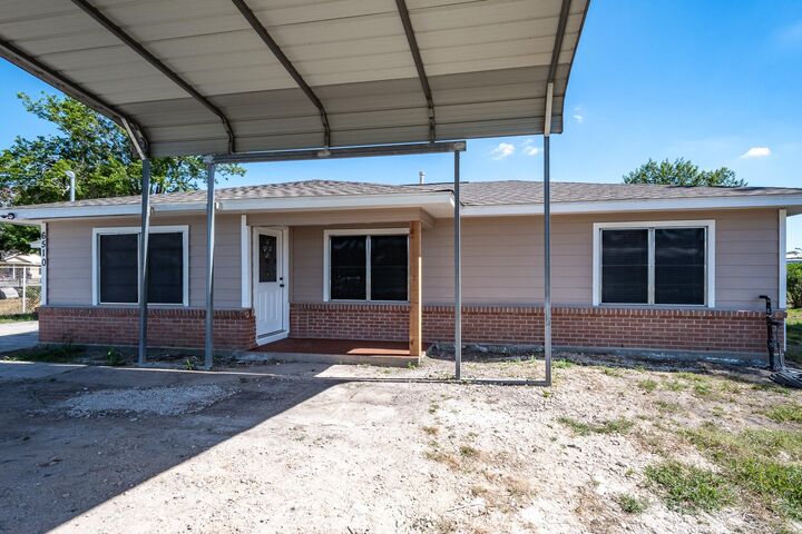 Property Photo: 6510 Wade Road TX 77521