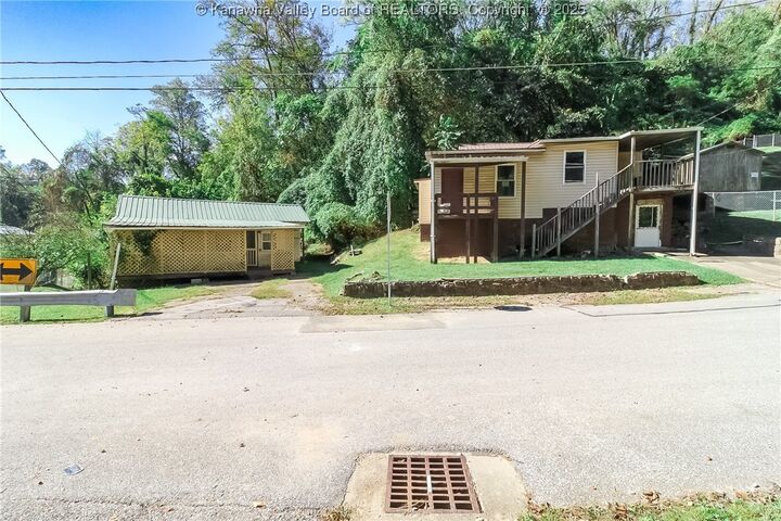2003-2005 Arnold Drive  Charleston WV 25387 photo