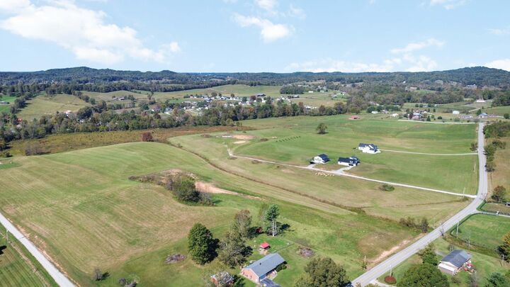 Property Photo: 9999 Rough Creek Road KY 40744