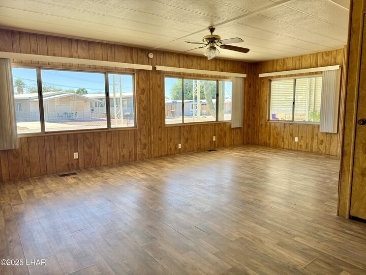 Property Photo: 412 N Misty Ln AZ 85344