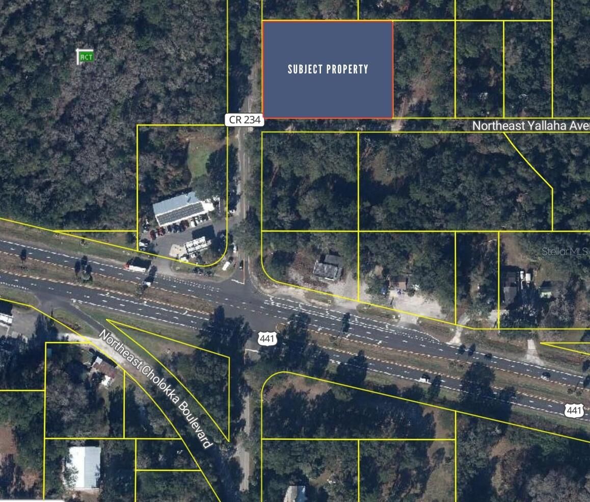 Property Photo: 102 NE 9th Avenue FL 32667