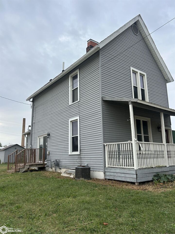 Property Photo:  1602 Avenue M  IA 52627