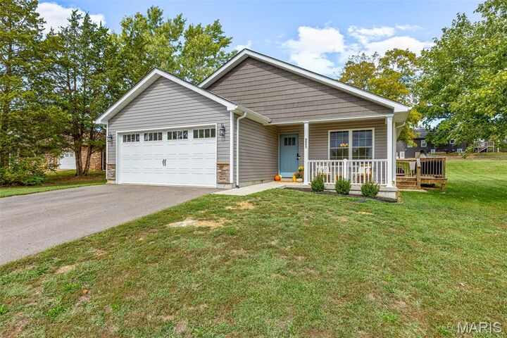 Property Photo:  221 Cypress Street  MO 63601