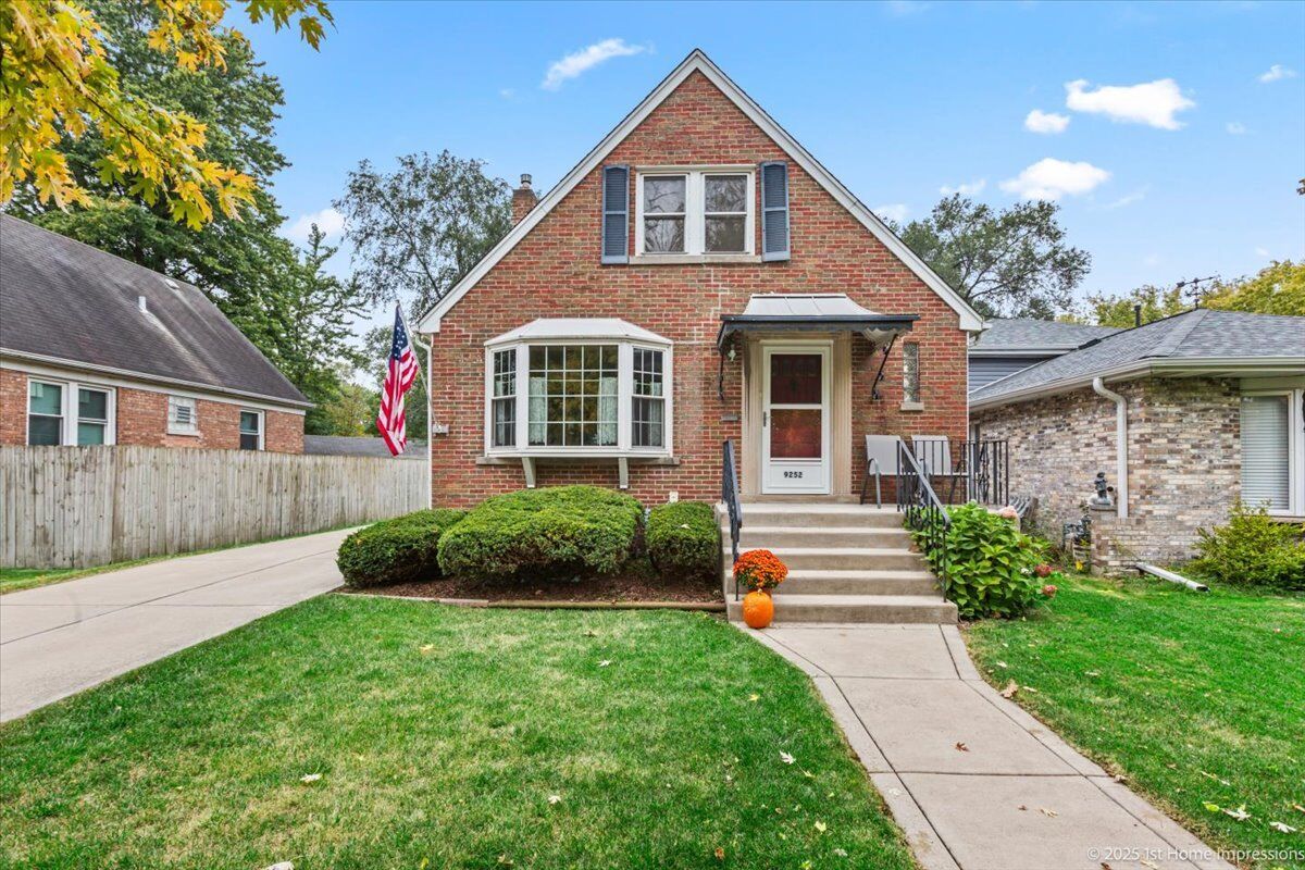 Property Photo: 9252 S Sawyer Avenue IL 60805
