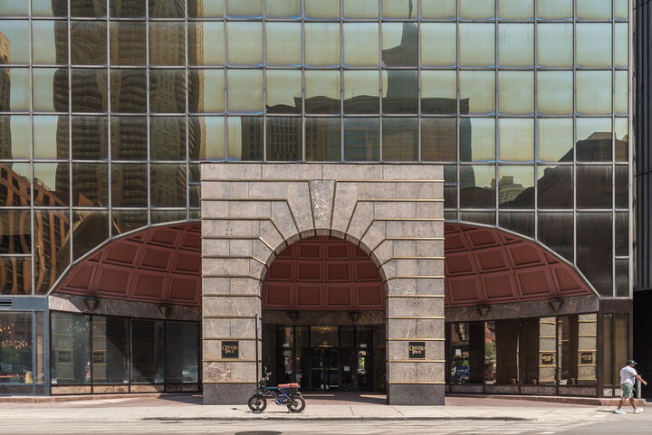 Property Photo: 10 E Ontario Street 4501 IL 60611