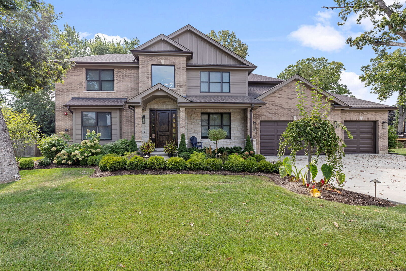 Property Photo: 1162 Sycamore Drive IL 60047