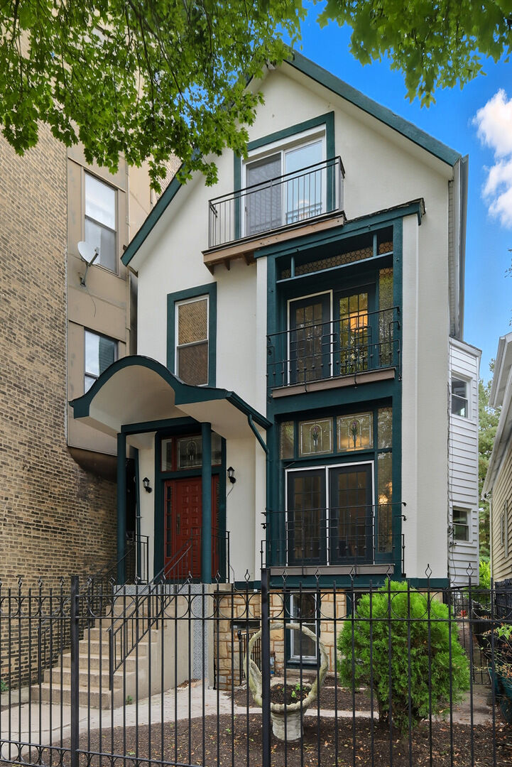 Property Photo: 3053 N Seminary Avenue IL 60657
