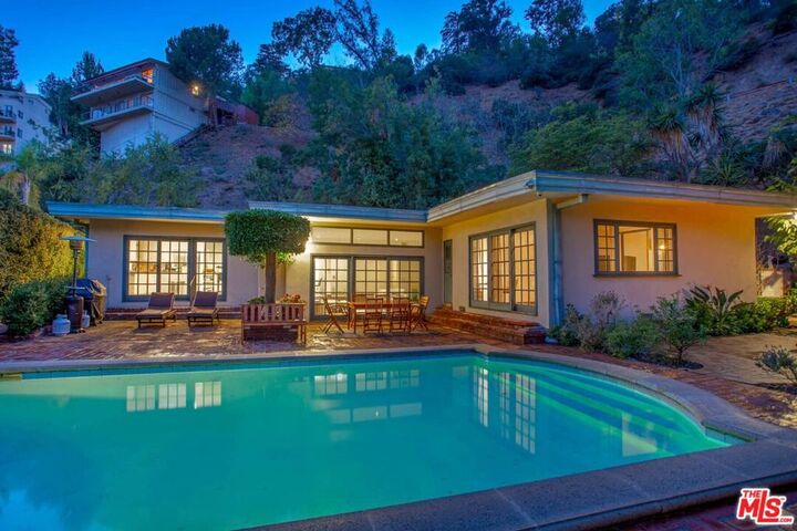 Property Photo:  10216 Cielo Drive  CA 90210 