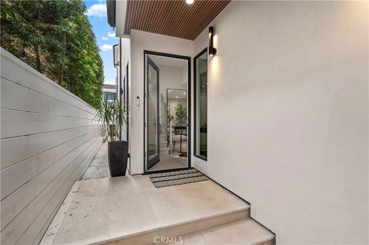 Property Photo: 508 1/2 Acacia CA 92625