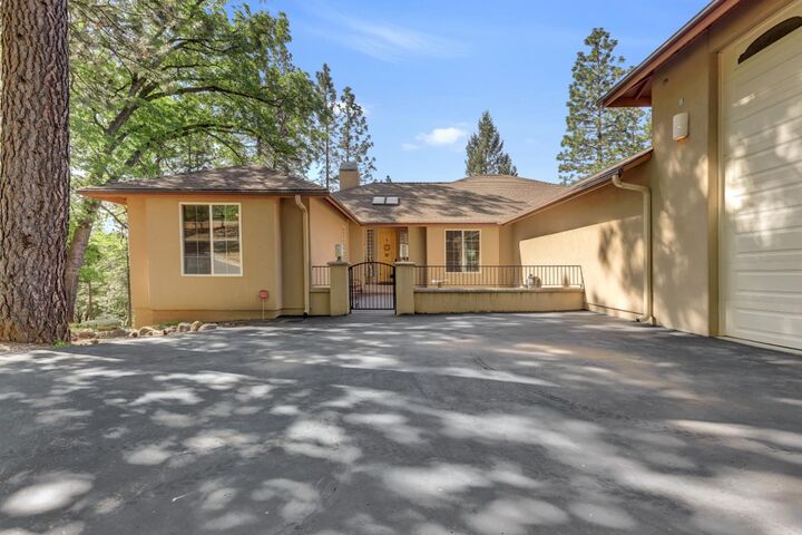 Property Photo: 10450 S Ponderosa Way CA 95975