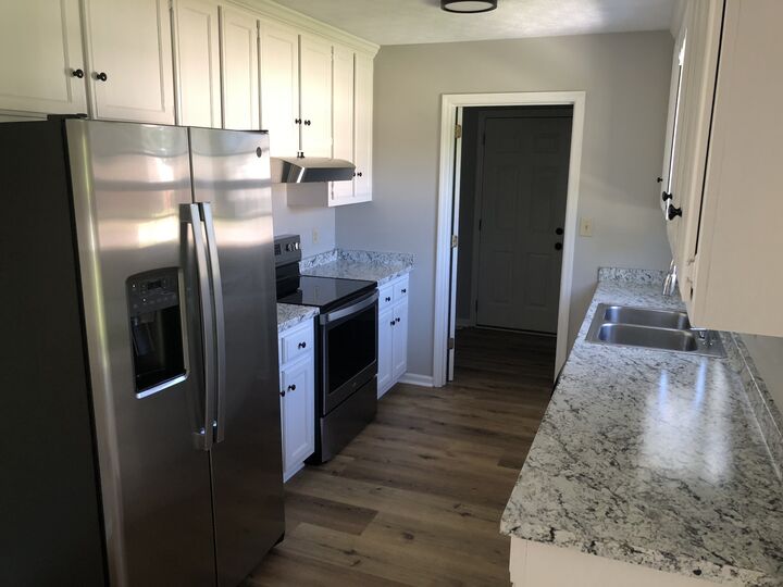 Property Photo: 524 Autumndale Dr TN 37066